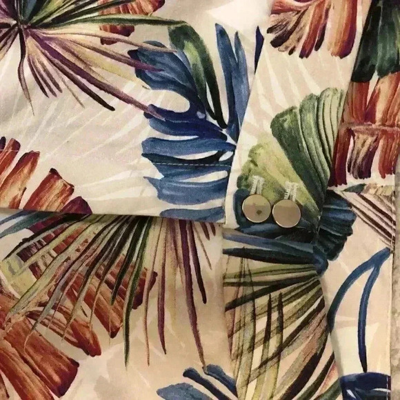 Chicos 2.5P (14P) Capris Island Tropical Jungle Leaf Print Button Front - Picture 2 of 6